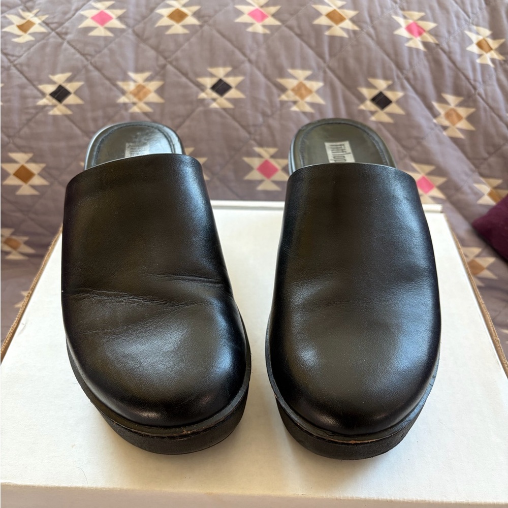 Fitflop Women’s Black Slip-On Leather Clogs